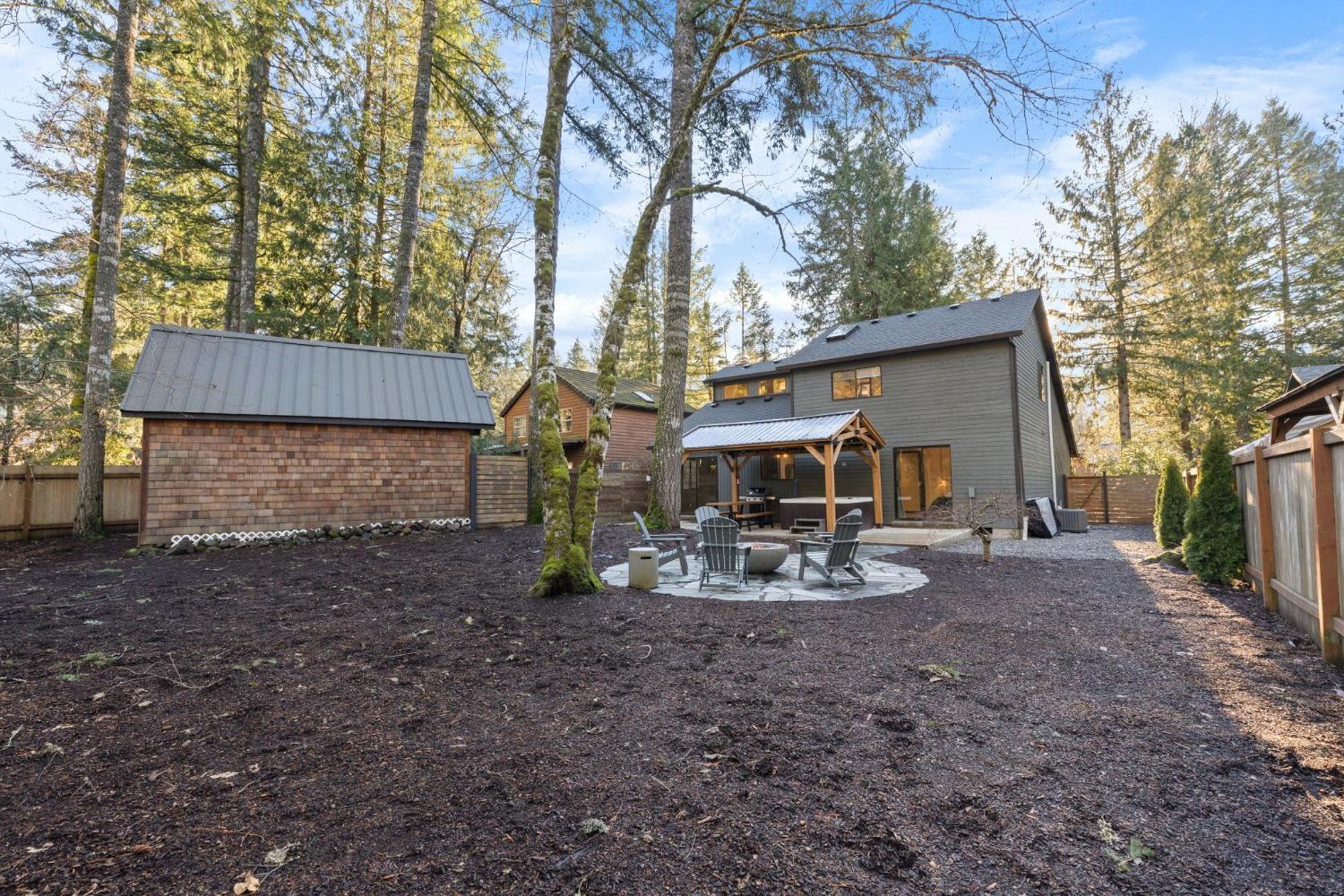 Stay Portland Collection - Alpine Retreat Hot Tub, Fire Pit & Game Room Rhododendron Buitenkant foto