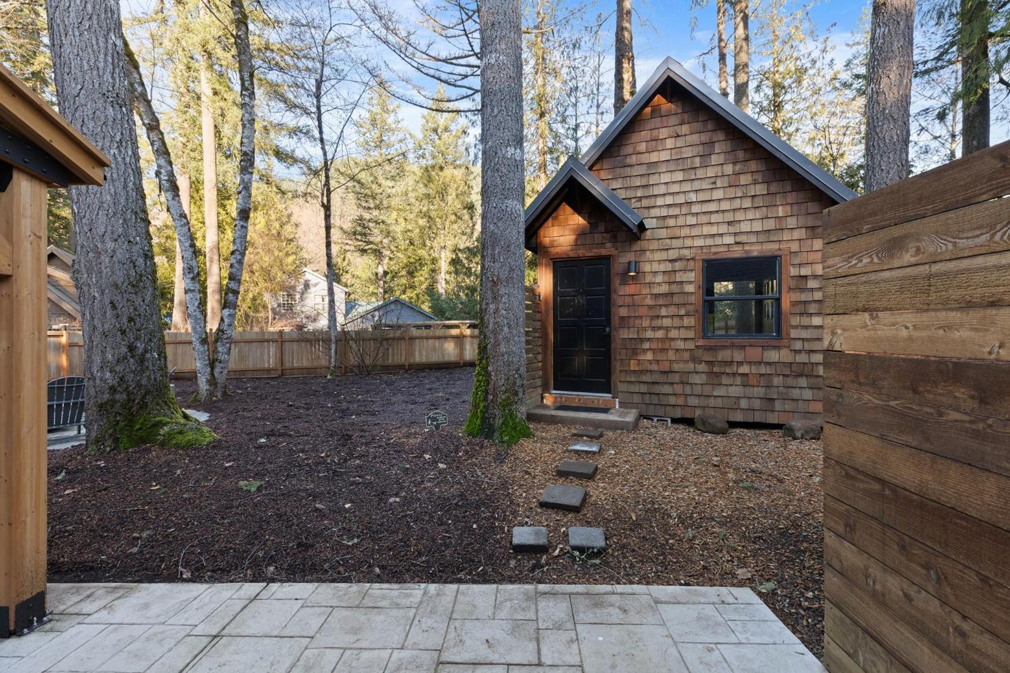 Stay Portland Collection - Alpine Retreat Hot Tub, Fire Pit & Game Room Rhododendron Buitenkant foto