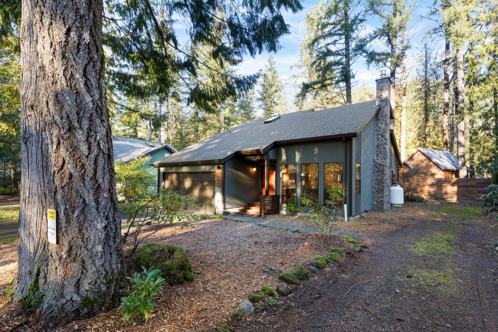 Stay Portland Collection - Alpine Retreat Hot Tub, Fire Pit & Game Room Rhododendron Buitenkant foto