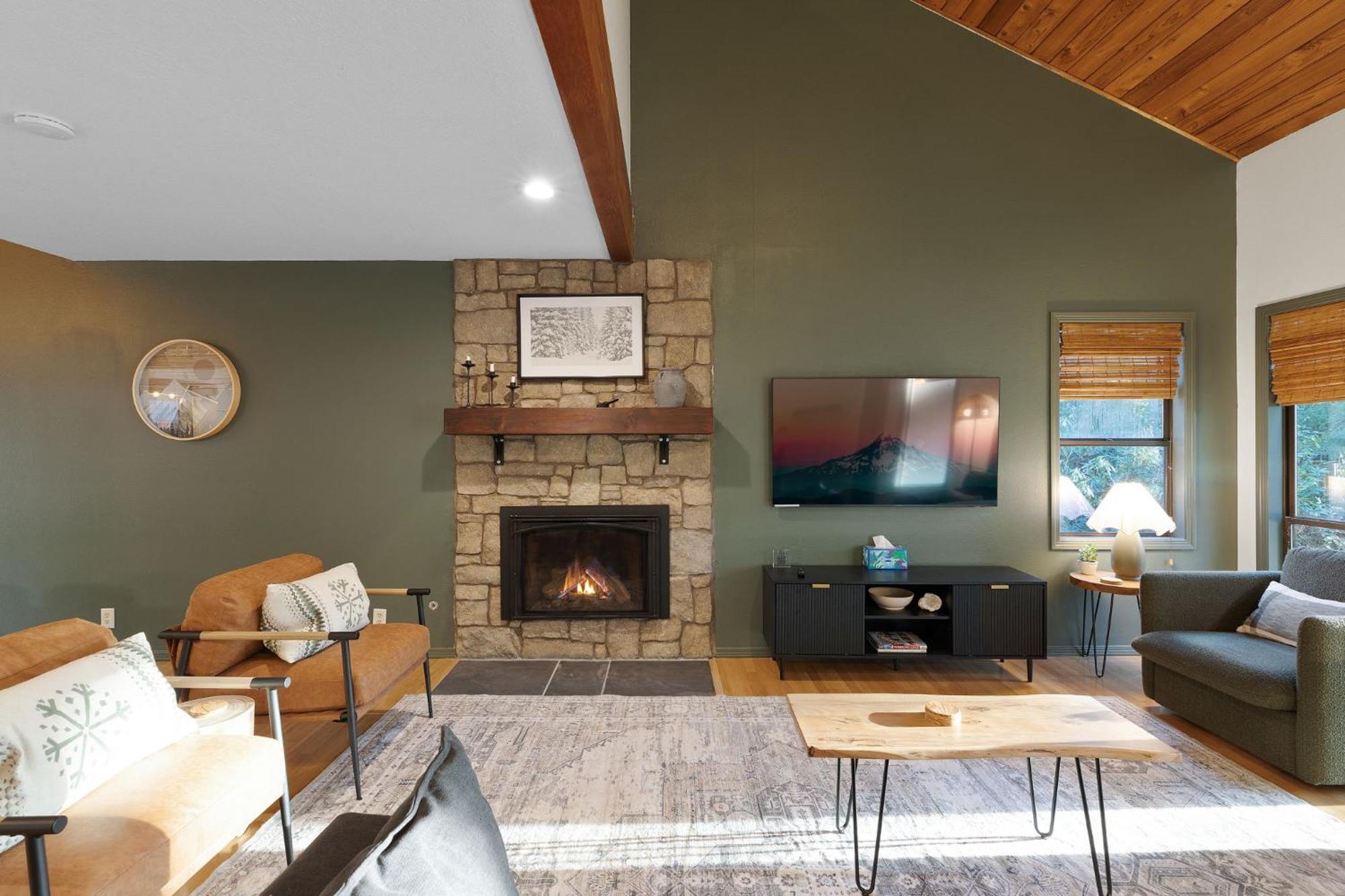 Stay Portland Collection - Alpine Retreat Hot Tub, Fire Pit & Game Room Rhododendron Buitenkant foto